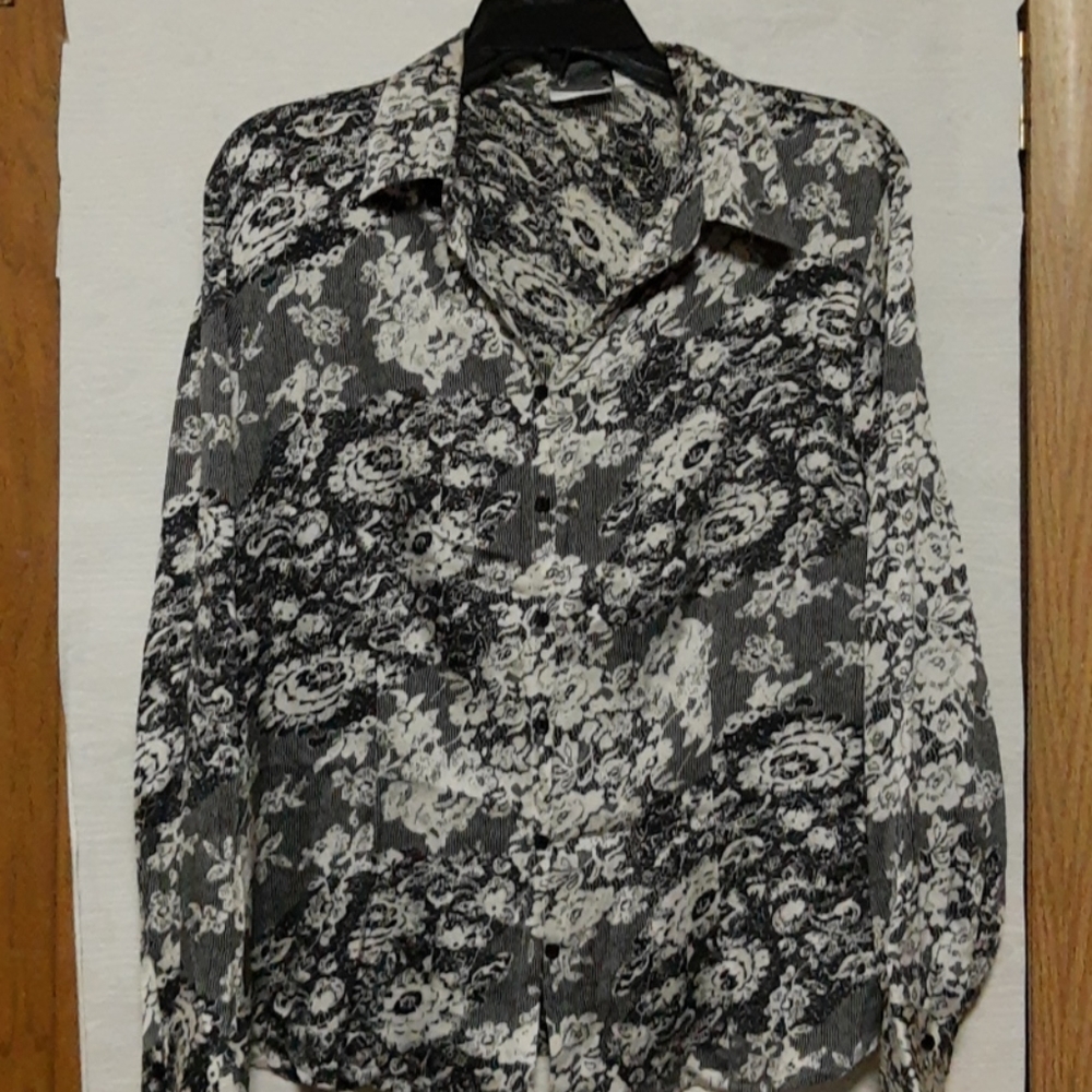 Apt 9 silky stretch Blouse